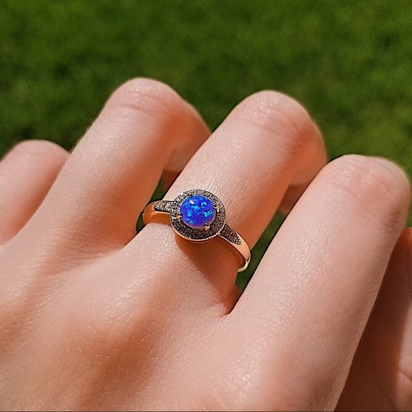 Yellow Gold Blue Fire Opal Ring - Picture 1 of 3